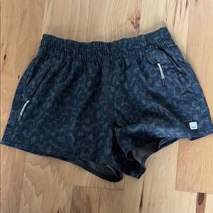 Vuori Dash Shorts - Women's Small